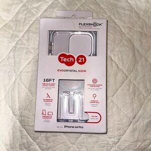 ✨NEW✨Tech 21 iPhone 14 Pro case - clear